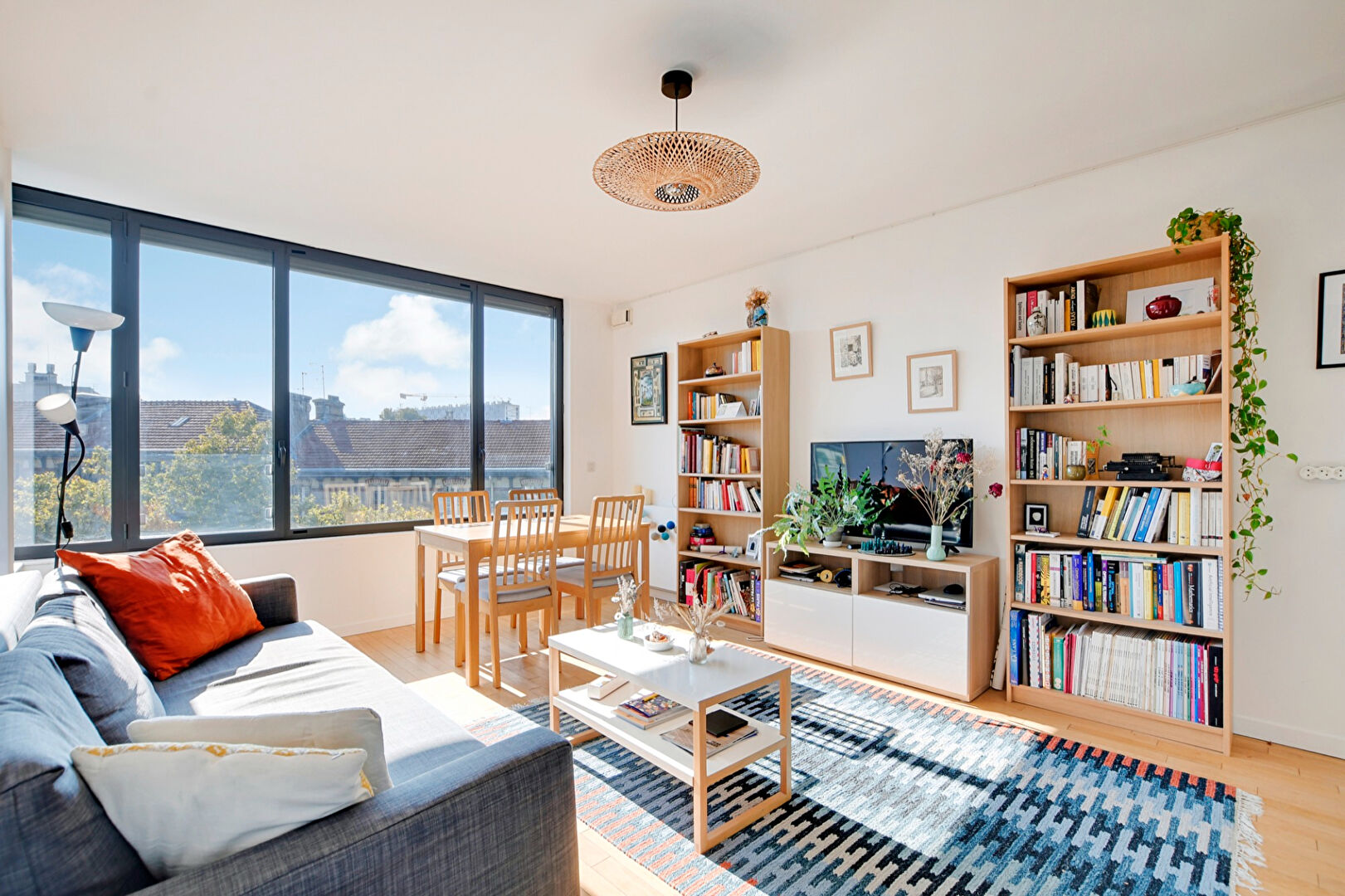 Appartement 2 pièces en étage élevé avec balcon