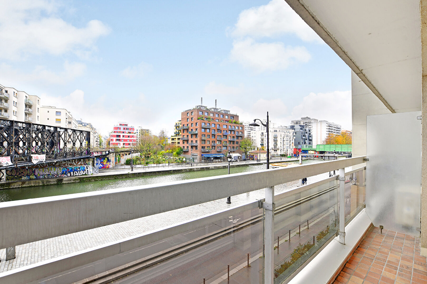 Paris 19 : Appartement 2 pièces avec balcon