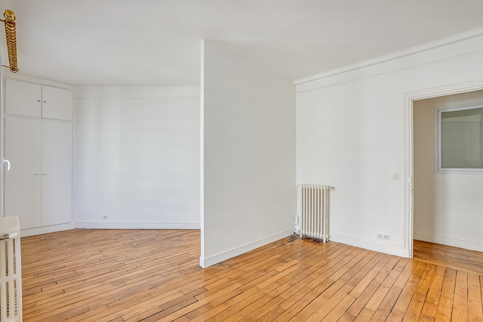 Paris 19 : Appartement 2 pièces en étage élevé