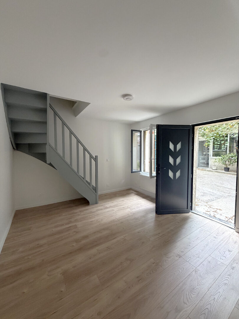 Paris 19 : Maison de ville sur 2 niveaux