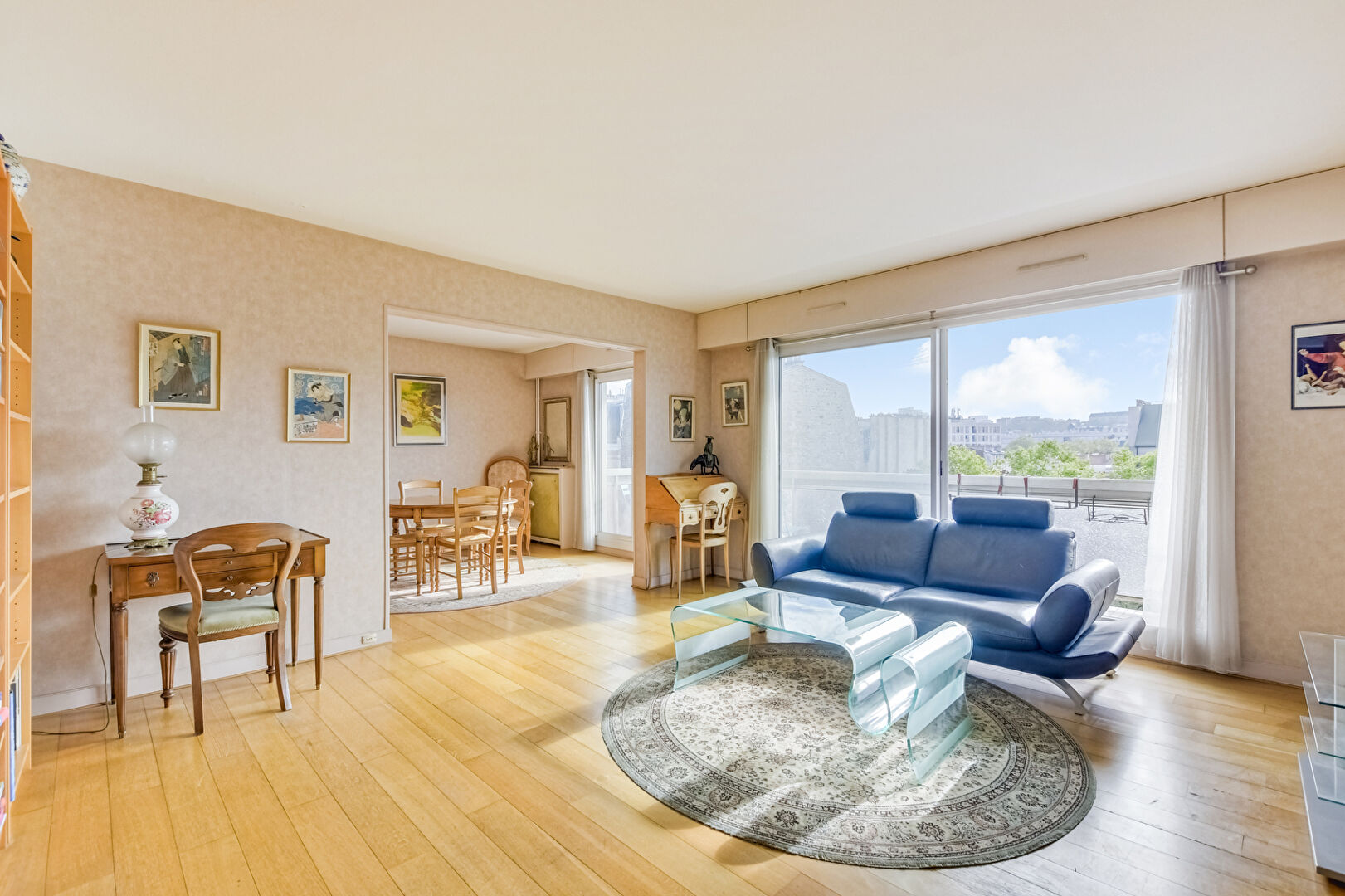 Paris 19 : Appartement 3 /4 pièces avec balcon en étage élevé