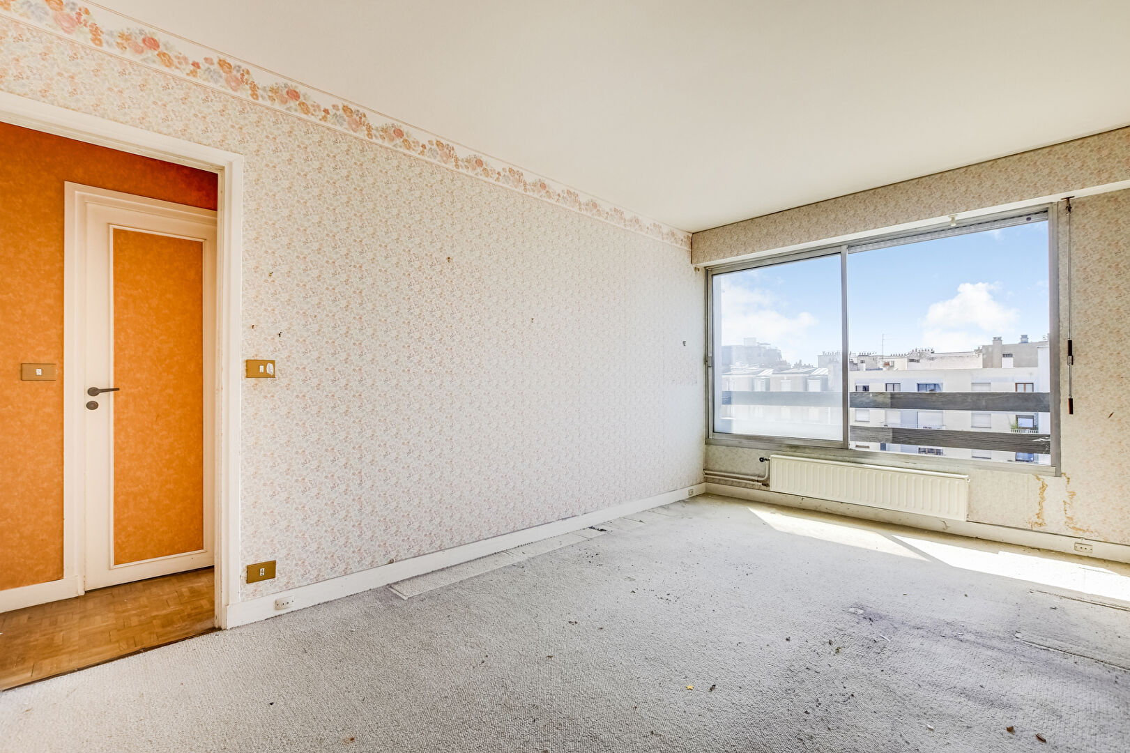 Paris 19 : Appartement 3/4 pièces en dernier étage