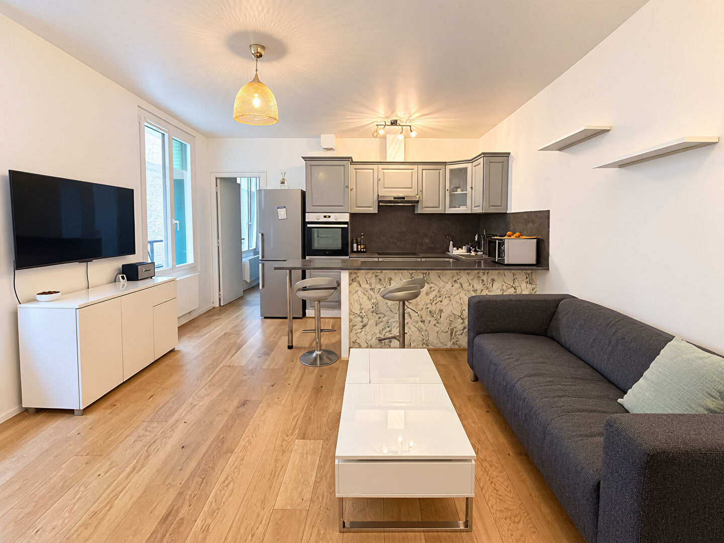 Paris 19 : Appartement 2 pièces en rez-de-chaussée loué meublé
